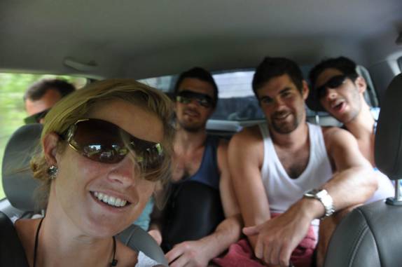 Junto com os australianos, indo para o canyon e as fontes termais, na região de Boquete, no Panamá